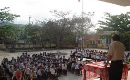 Buổi ch&agrave;o cờ &yacute; nghĩa